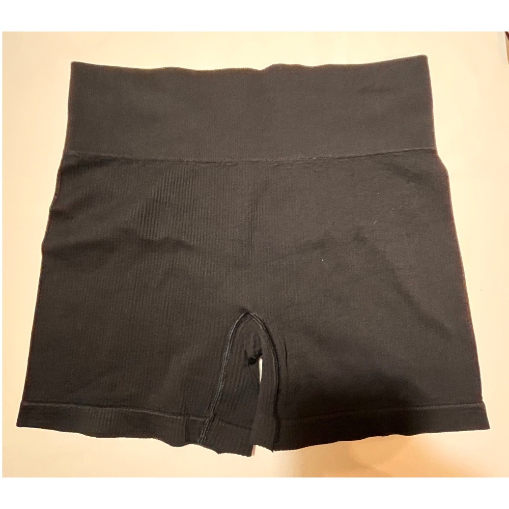 Colsie Black Ribbed Seamless High Rise Shortie Bike Shorts Sz LG